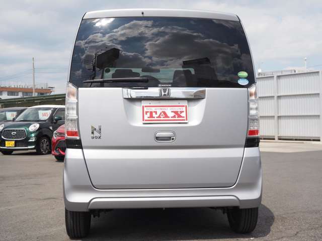 ☆県外登録費用は全国一律料金☆　軽自動車1万円、普通車2.5万円となります☆　陸送費用はお住まいの場所により異なりますのでお気軽にお問合せ下さい。