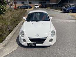 オートクリスタルは全車安いです。しかし誤解しないでくださいね。修復（歴無）車は当たり前　外観は綺麗　車内も綺麗です。全スタッフ総力を挙げて取り組んでおります。まずは通話料無料ダイアル　0078-6002-871157