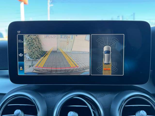 バックカメラもついております♪後ろが見えずらい箇所、狭い場所も安心して駐車いただけます。夜間でも見やすいカメラです♪