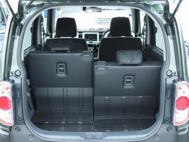 ご利用状況に応じてリヤシートを片側ずつ倒せます☆