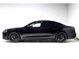 メーカーオプション　パノラマサンルーフ250,000　ブラックAudirings＆ブラックスタイリングPKG210,000 Bang＆olufsen3Dアドバンスドサウンドシステム820,000