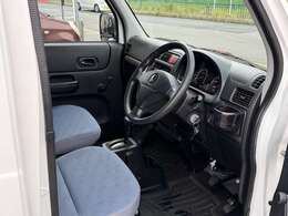 ★カーフィルム施工★紫外線が多く、車内が暑くなるのを少しでも軽減します。当店では、様々なフィルムのご用意がございます。