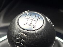 【フロア6速MT】走りの6速MT！！スポーティーな走行をお楽しみいただけます♪