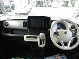 インパネ全体です！内装のボタンの位置などをご確認ください♪