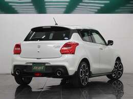 6MT　フルセグナビ　Bluetooth　Bカメラ　ETC　ブラインドスポットモニター　衝突被害軽減ブレーキ　レーンアシスト　アダプティブクルコン　全方位モニター　オートエアコン　シートヒーター　純正アルミホイール