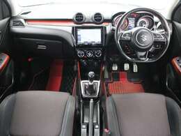 6MT　フルセグナビ　Bluetooth　Bカメラ　ETC　ブラインドスポットモニター　衝突被害軽減ブレーキ　レーンアシスト　アダプティブクルコン　全方位モニター　オートエアコン　シートヒーター　純正アルミホイール