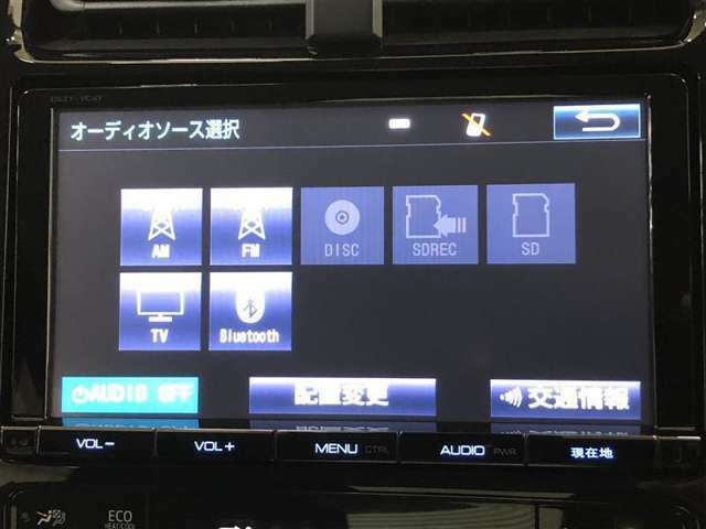 ラジオ、フルセグテレビ、CD再生、DVD再生、SD再生(音楽/動画)、SD録音(別途SDカードが必要です)、Bluetoothオーディオが使用可能です。詳しい仕様についてはスタッフまでお尋ね下さい。