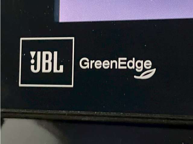【JBLサウンド】ハリアーのエレガントな外観と、心が満たされる上質な室内空間。そこでのJBLは洗練された音であるべきと考え、低音はより自然に、高音はより官能的に仕上げています。