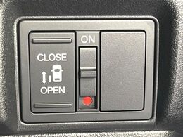 【パワースライドドア】スマートキーや運転席のスイッチでスライドドアの開閉が可能♪電動だから力を入れてドアを開ける必要が無く、小さいお子様でも、重い荷物を持っている時もラクに開け閉めできます♪