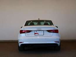 Audi A3 Sedan 30 TFSI sport/LEDライト/アルミホイール 5トラペゾイドアンスラサイトデザイン　ブラック　ポリッシュト (Audi Sport) 8J×18