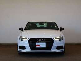 Audi A3 Sedan 30 TFSI sport/LEDライト/アルミホイール 5トラペゾイドアンスラサイトデザイン　ブラック　ポリッシュト (Audi Sport) 8J×18