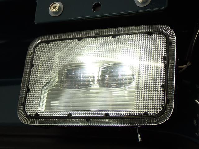 夜間の作業をサポートする　荷台作業灯☆