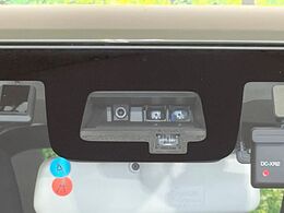 【スズキ　セーフティサポート】走行中に前方の車両等を認識し、衝突しそうな時は警報とブレーキで衝突回避と被害軽減をアシスト。より安全にドライブをお楽しみいただけます。