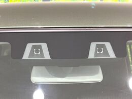 【スズキ　セーフティサポート】走行中に前方の車両等を認識し、衝突しそうな時は警報とブレーキで衝突回避と被害軽減をアシスト。より安全にドライブをお楽しみいただけます。