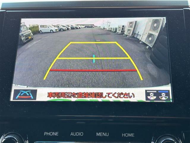 【バックモニター】後ろのカメラの映像をモニターに映し出すことができます！後方の見えない死角や、障害物との距離感をしっかり確認することができます！駐車が苦手な方におすすめです。