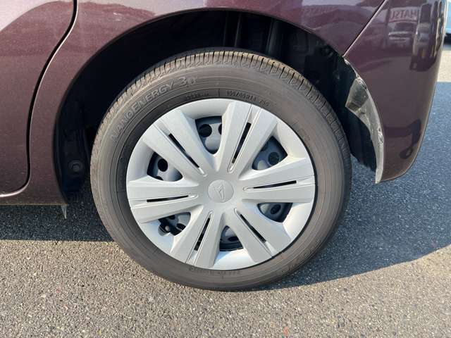 ☆お車についた傷やヘコミ、事故の修理もハヤシにお任せください。自社鈑金工場で修理ができますの安心です☆