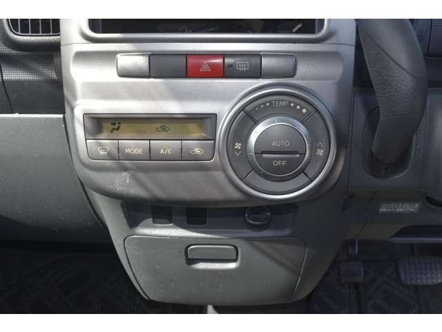 中古車の購入は何かと不安があるかと思います。少しでも気になることがあればお気軽にご連絡ください！メールでもお電話でも皆様からのお問い合わせ心よりお待ちしております♪