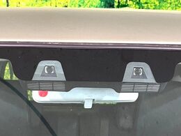 【スズキ　セーフティサポート】走行中に前方の車両等を認識し、衝突しそうな時は警報とブレーキで衝突回避と被害軽減をアシスト。より安全にドライブをお楽しみいただけます。