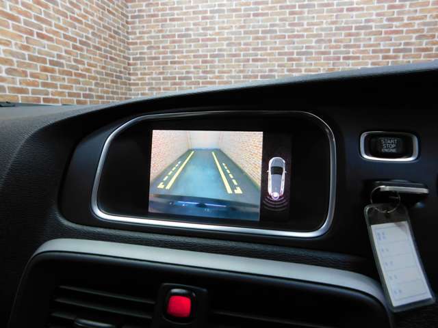 【カラーバックカメラ付き】計り知れないその利便性、今や必需品ですね。車体後方を見渡すことが出来、車庫入れや駐車も不安なく簡単になります♪