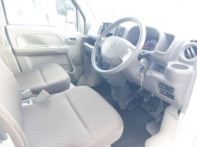 中古車は早い者勝ちです！！お車を見にご来店頂きましたら　きっと気に入って頂ける自信がございます！！全スタッフ　お客様のご来店を心よりお待ちしております！！ホームページ　http://www.jobcars.jp