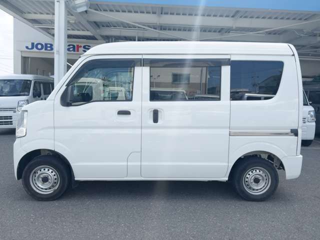 オールメーカー展示中！！色々な車種を見比べて頂いても構いません！！見て触って乗ってあなたにピッタリのお車をお探しにご来店ください！ホームページ　http://www.jobcars.jp