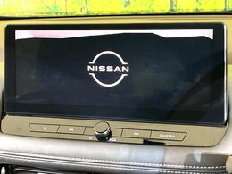 【メーカー純正ナビ】インテリアに溶け込むスタイリッシュな「専用設計」メーカーナビを装備♪視認性や操作性など基本性能にも優れ、より上質なカーライフをお楽しみいただけます。