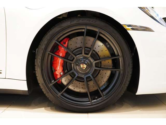 ★整備工場を完備していますので、納車整備から購入後のアフターメンテナンス、カスタム、車検まで一貫して行う事ができます★