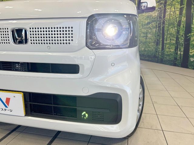後席を格納すると、これだけの広さが！シーンに合わせたシートアレンジで、大きな荷物も積むことが出来ます♪