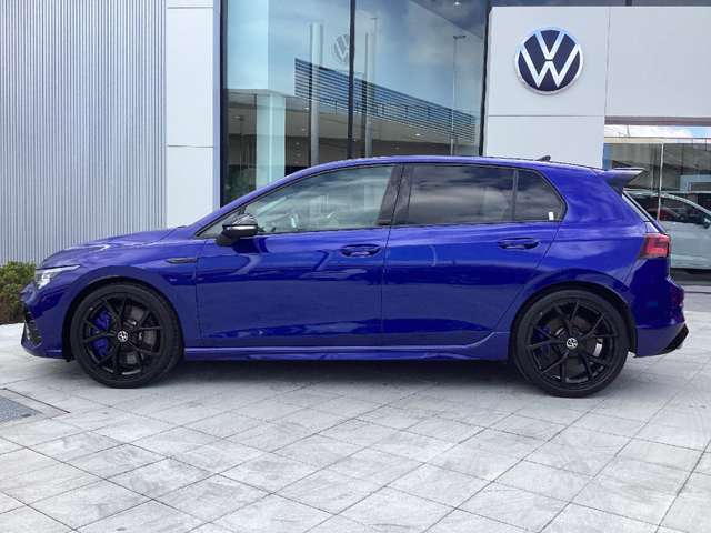 ご来店のご予約をいただけましたら、スムーズにご案内させていただけます。お客様のご連絡・ご来店をスタッフ一同、心よりお待ちいたしております。