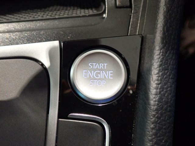 スタートボタンを押すだけでエンジンの始動、停止ができます。
