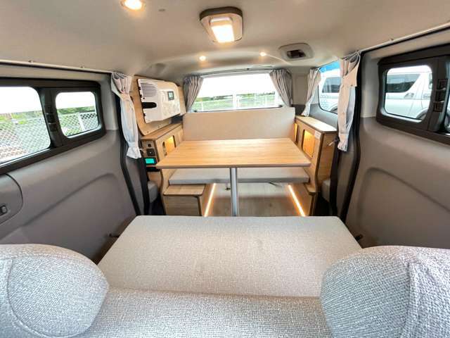 当社在庫のお車はどのお店でもお取扱いできます。お気軽に最寄の店舗にご相談ください。「普通車」「キャンピングカー」「福祉車両」「商用トラック」を専門に取扱いしています。