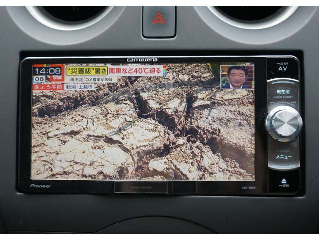 屋内展示場で天候に関わらず、優良中古車をゆっくりご覧いただけます！！