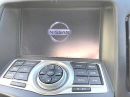 【メーカー純正HDDナビ】インテリアに溶け込むスタイリッシュな「専用設計」メーカーナビを装備♪視認性や操作性など基本性能にも優れ、より上質なカーライフをお楽しみいただけます。