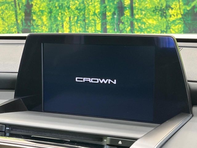 【メーカー純正ナビ】インテリアに溶け込むスタイリッシュな「専用設計」メーカーナビを装備♪視認性や操作性など基本性能にも優れ、より上質なカーライフをお楽しみいただけます。