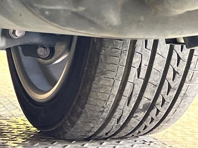 お車を安心してお乗りいただく為には、足回りの定期点検が欠かせません。サービスサポート（有償保証）では無料点検もご提供しており、安心のカーライフをお過ごしいただけるサポート体制が整っています。