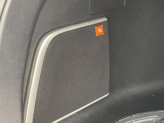 ご成約頂いたお車は全車保証付で納車後も安心！有料オプションで長期保証をお選びいただくことも可能です。