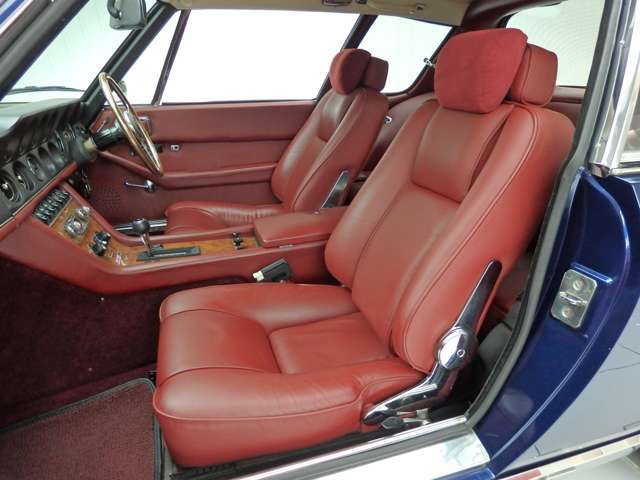 輸入車その他 ジェンセン インターセプター 1975年 4 9万キロ 大阪府 Forme フォルム 中古車情報検索ならcarview