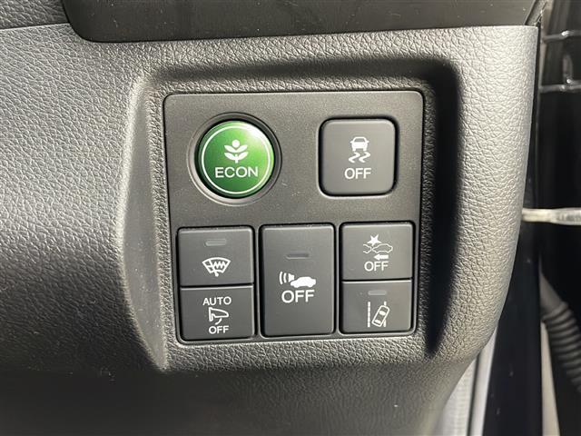 【運転席操作部】快適なドライブを楽しむための機能が装備されています！運転席から触れるので、使いやすいです！除菌プランいれていただくと、さらに清潔で安心していただけます！