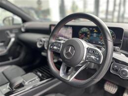 【ハンドル】軽い力で扱いやすいハンドルです。目立つ傷やスレなどなく綺麗な状態です！除菌プランいれていただくとさらに快適に！清潔なお車はお子様にも安心ですね！