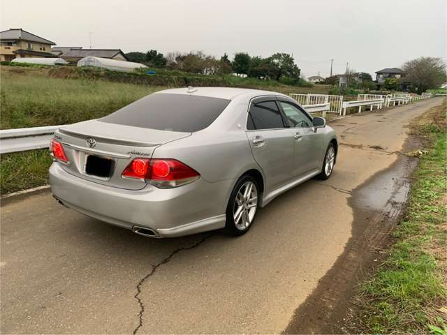 当店の在庫は全国納車OKです。陸送費格安にて承りますのでお気軽にお問い合わせ下さい。
