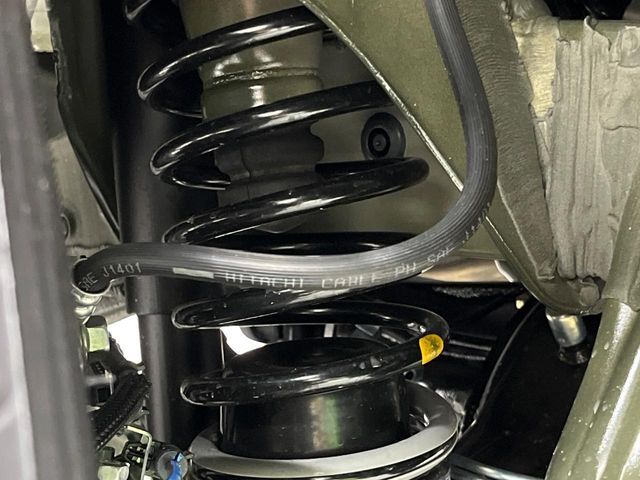 お車を安心してお乗りいただく為には、足回りの定期点検が欠かせません。サービスサポート（有償保証）では無料点検もご提供しており、安心のカーライフをお過ごしいただけるサポート体制が整っています。