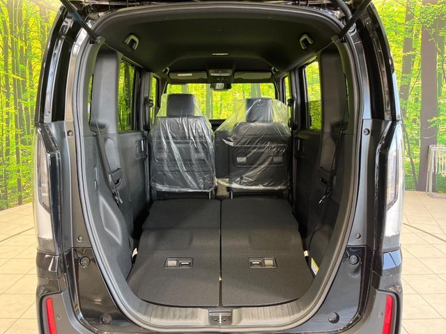 普段のお買い物や通勤、送迎等に十分な荷室スペースを確保しております。セカンドシートを倒すと、大きな荷物の積載も可能です♪