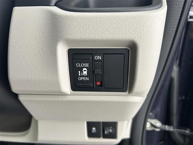 【運転席操作部】快適なドライブを楽しむための機能が装備されています！運転席から触れるので、使いやすいです！除菌プランいれていただくと、さらに清潔で安心していただけます！