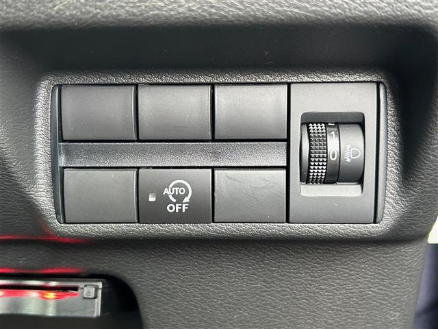 【アイドリングストップ】停車時にブレーキを踏むことでエンジンを停止し、燃費向上や環境保護に役立てます！