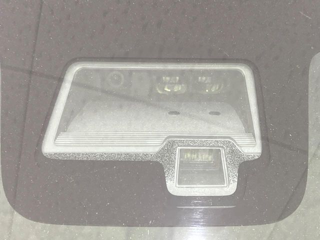 【スズキ　セーフティサポート】走行中に前方の車両等を認識し、衝突しそうな時は警報とブレーキで衝突回避と被害軽減をアシスト。より安全にドライブをお楽しみいただけます。