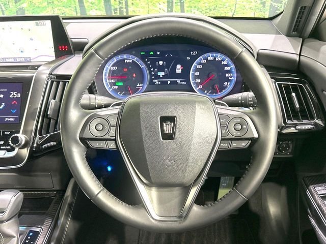 【純正革巻きステアリング】上質な革を使用することで、手にしっかり馴染みとても運転しやすいハンドルです♪