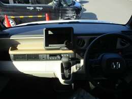 インパネ全体です！内装のボタンの位置などをご確認ください♪