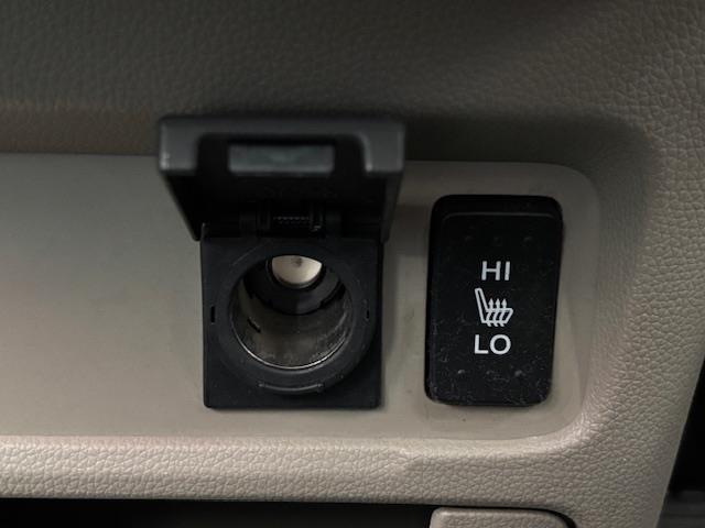 大好評のG'zox艶コーティングはお車を傷や汚れから保護するだけでなく、塗装の劣化も防いでくれる優れもの！！ 店頭で是非体感してください！！