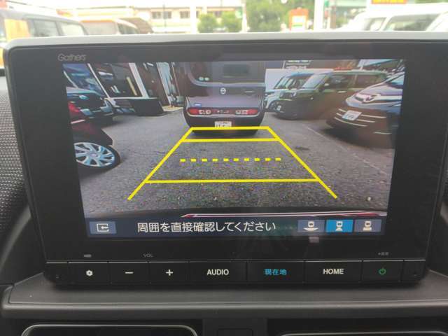 バックカメラも装備していますので駐車時の後方確認も安心です。