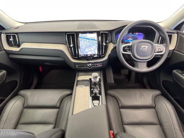 XC60認定中古車入荷しました！2022年Googleモデルです！クリスタルシフトやハーマンカードンが標準装備の上級グレード！マッサージ機能もあり優雅なドライビングをお楽しみいただけます！